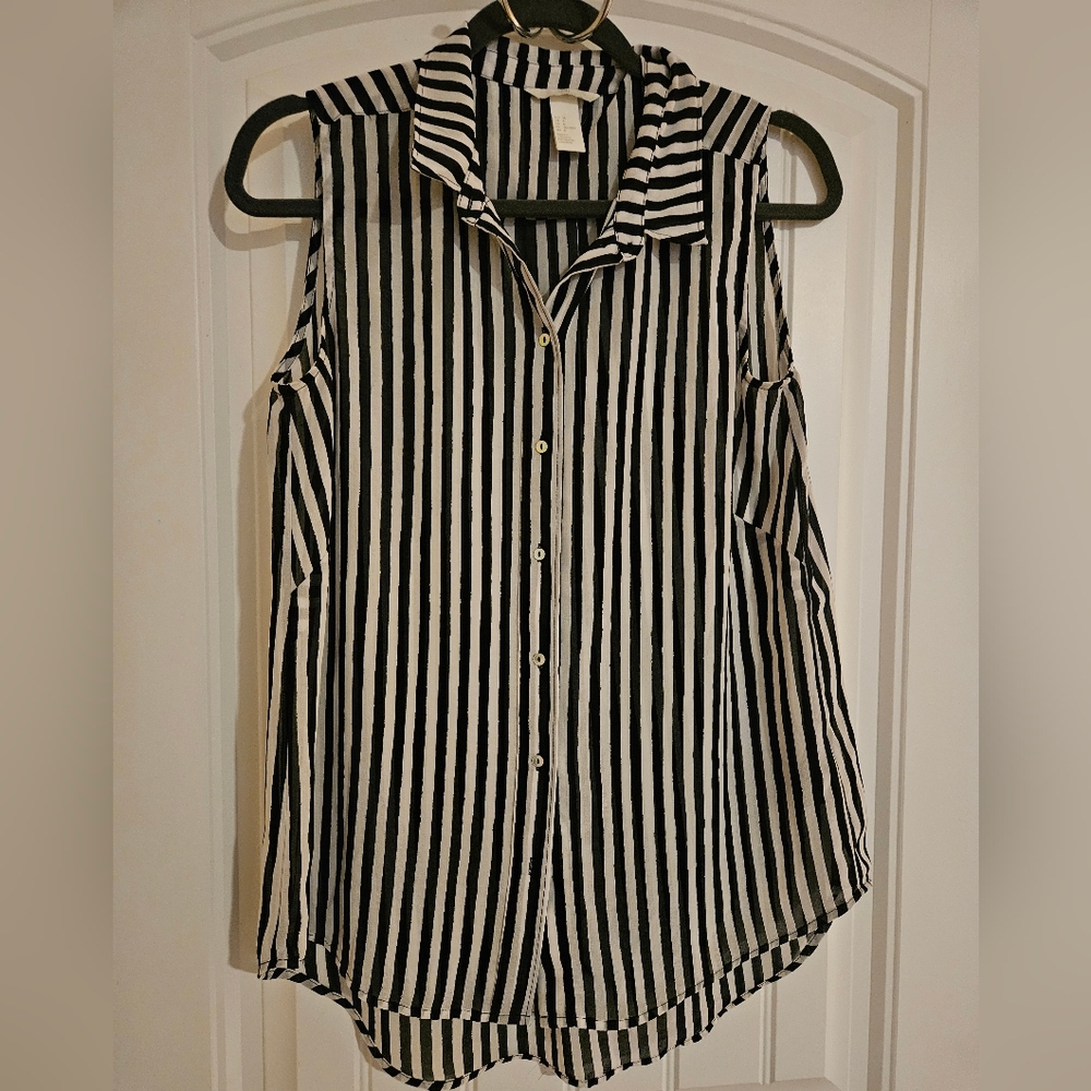 H&M Striped Sleeveless Button-Up Blouse. Size 8